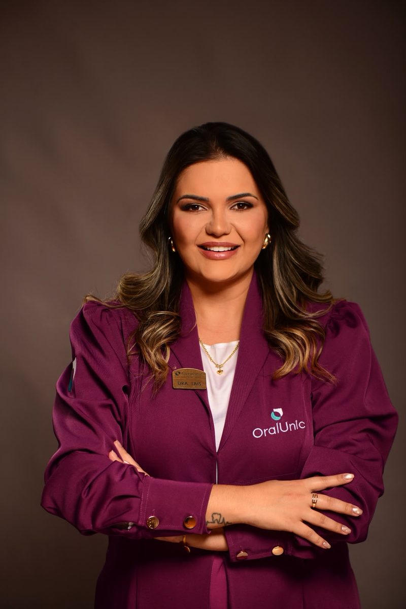 Dra. Taís Bacelar — Especialista em Implantodontia na Oral Unic Tramandaí