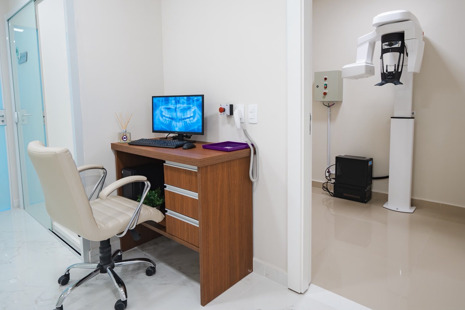 Sala de tomografia e raio-X panorâmico da Oral Unic Tramandaí